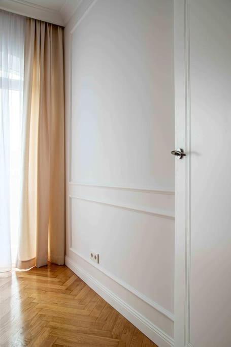 Wyzwolenia Apt , Lazienki Park & Zbawiciela Sq. 2' Varsovia Exterior foto